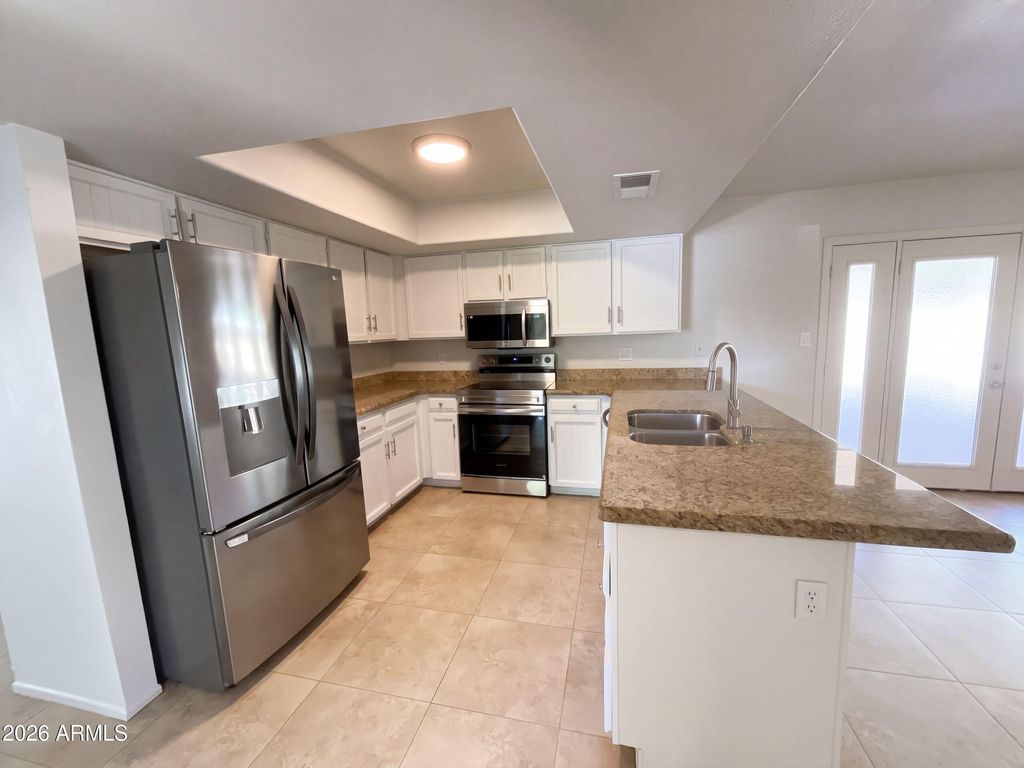 4038 W MERCER Lane, Phoenix, AZ 85029 — photo 2