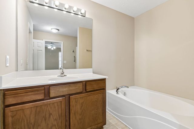 1007 Maricopa Dr, Murfreesboro, TN 37128