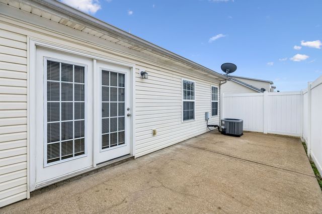 1007 Maricopa Dr, Murfreesboro, TN 37128