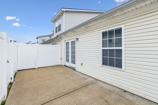 1007 Maricopa Dr, Murfreesboro, TN 37128