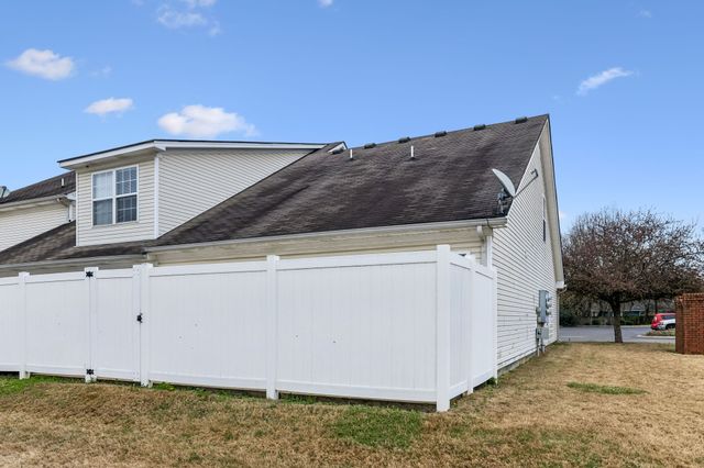 1007 Maricopa Dr, Murfreesboro, TN 37128