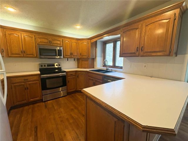 3205 N Black Forest Avenue, Blue Springs, MO 64015