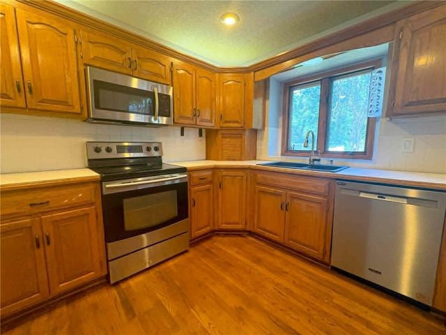 3205 N Black Forest Avenue, Blue Springs, MO 64015