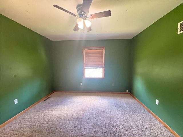 3205 N Black Forest Avenue, Blue Springs, MO 64015