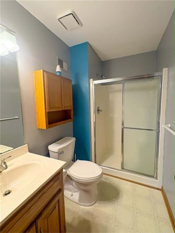 3205 N Black Forest Avenue, Blue Springs, MO 64015