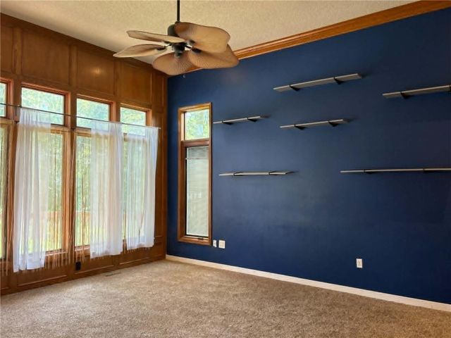 3205 N Black Forest Avenue, Blue Springs, MO 64015