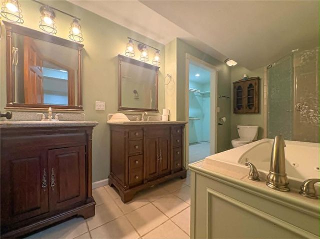 3205 N Black Forest Avenue, Blue Springs, MO 64015