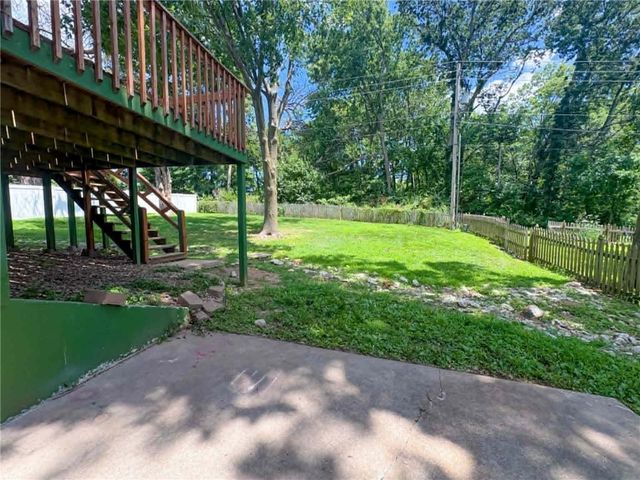 3205 N Black Forest Avenue, Blue Springs, MO 64015
