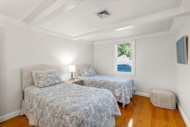 8 Forest Ave, Cohasset, MA 02025