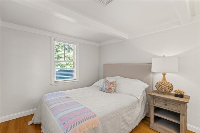 8 Forest Ave, Cohasset, MA 02025