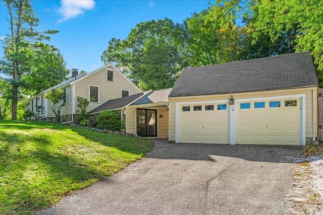 8 Forest Ave, Cohasset, MA 02025