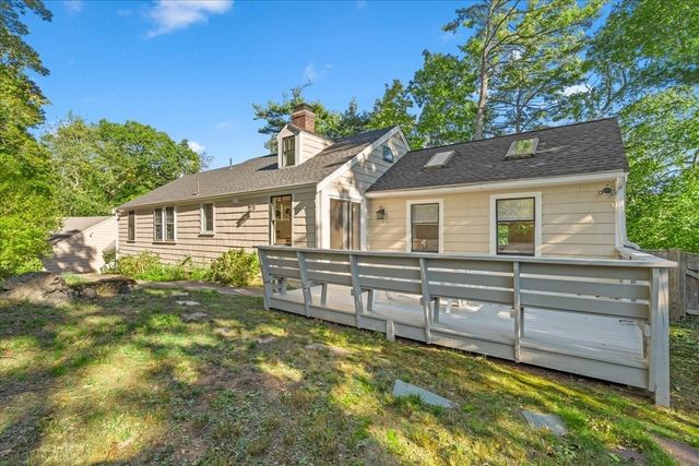 8 Forest Ave, Cohasset, MA 02025