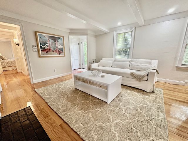 8 Forest Ave, Cohasset, MA 02025