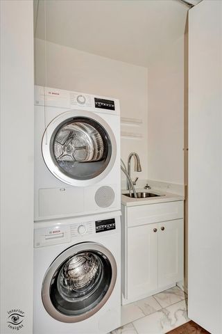 200 E Delaware Place 26E, Chicago, IL 60611