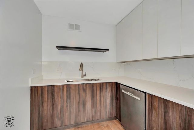 200 E Delaware Place 26E, Chicago, IL 60611