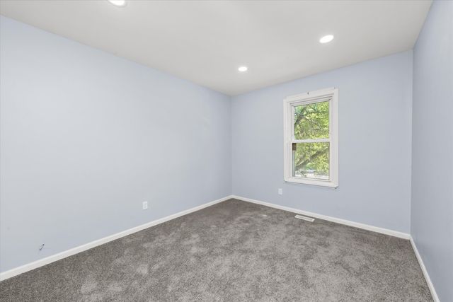 1106 W 61st Avenue, Merrillville, IN 46410