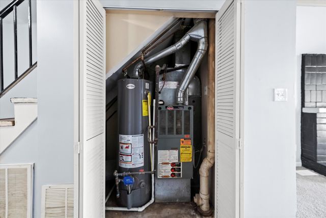 1106 W 61st Avenue, Merrillville, IN 46410