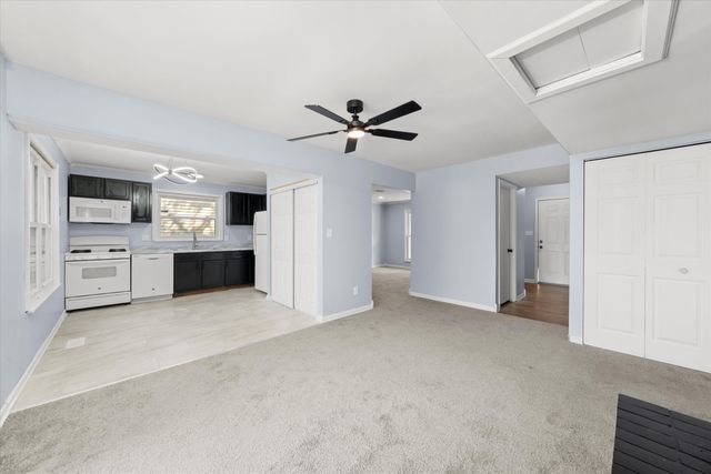 1106 W 61st Avenue, Merrillville, IN 46410