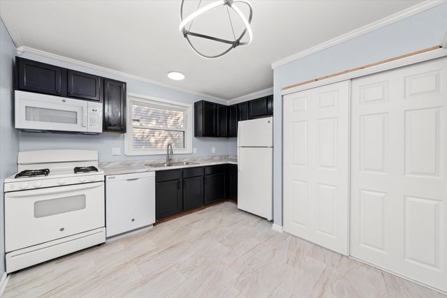 1106 W 61st Avenue, Merrillville, IN 46410