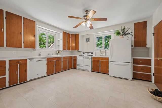 2222 Hoyle Avenue Nw, City Of Walker, MI 49544