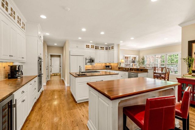 1240 Lakeside DRIVE, Elm Grove, WI 53122