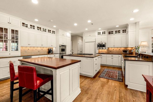 1240 Lakeside DRIVE, Elm Grove, WI 53122
