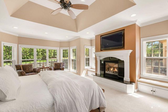 1240 Lakeside DRIVE, Elm Grove, WI 53122