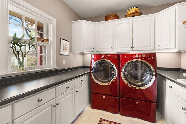 1240 Lakeside DRIVE, Elm Grove, WI 53122