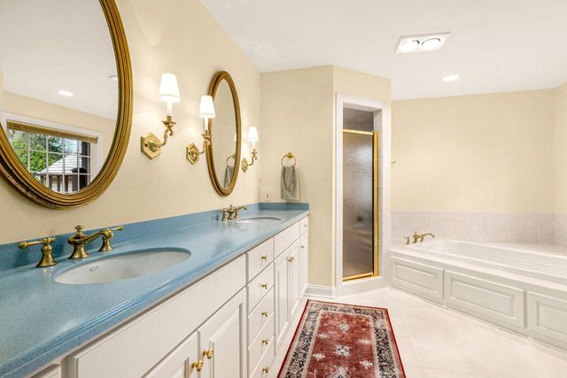 1240 Lakeside DRIVE, Elm Grove, WI 53122