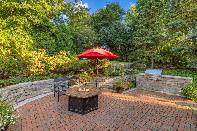 1240 Lakeside DRIVE, Elm Grove, WI 53122