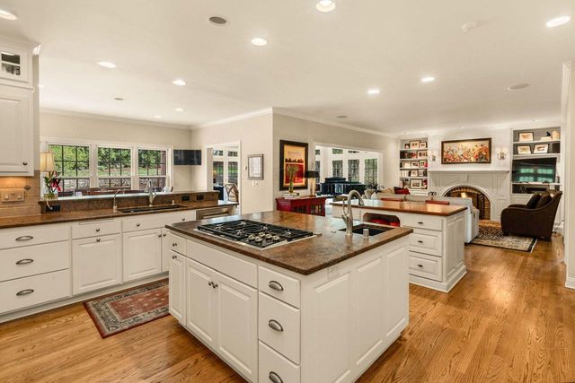 1240 Lakeside DRIVE, Elm Grove, WI 53122