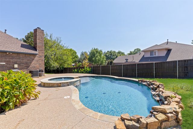 2601 Kimberly Drive, Grapevine, TX 76051