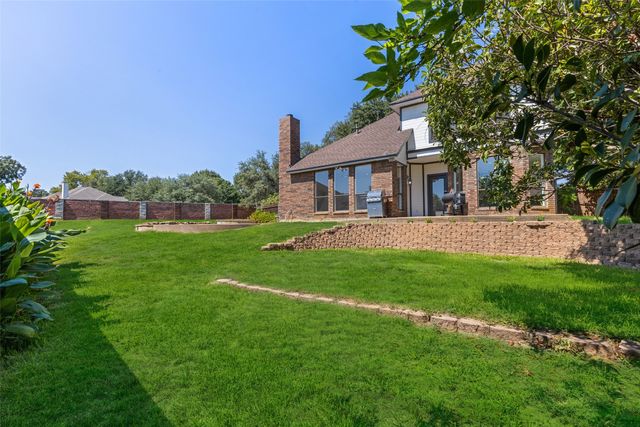 2601 Kimberly Drive, Grapevine, TX 76051