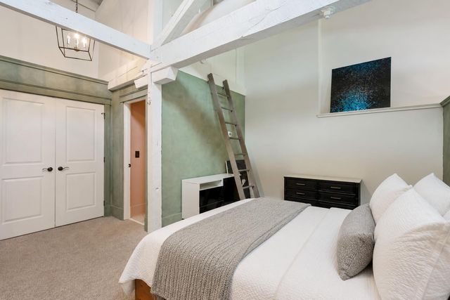 4 Beaufain Street Apt 303, Charleston, SC 29401