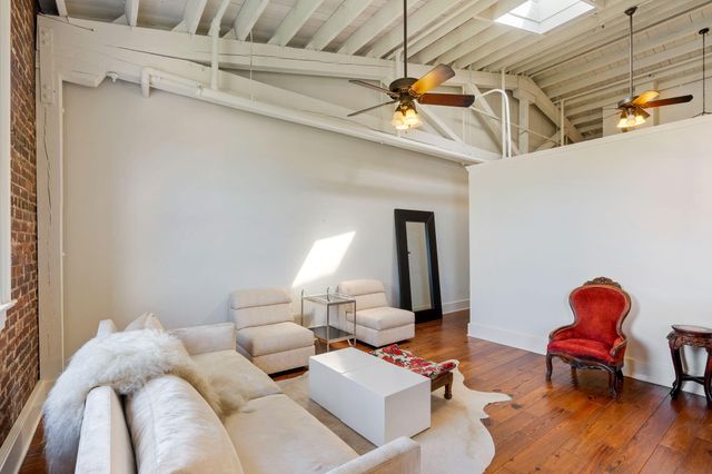 4 Beaufain Street Apt 303, Charleston, SC 29401