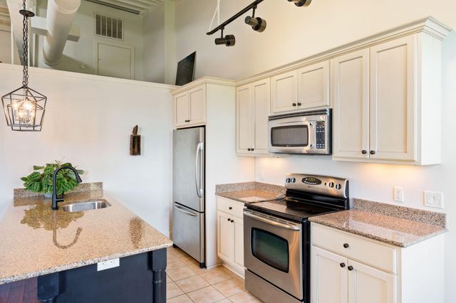 4 Beaufain Street Apt 303, Charleston, SC 29401