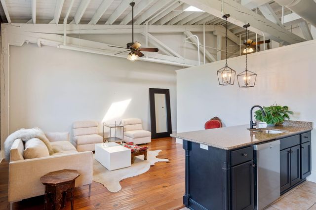 4 Beaufain Street Apt 303, Charleston, SC 29401