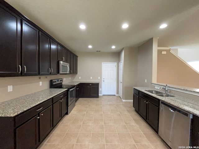 11838 Twin Oaks Path, San Antonio, TX 78254