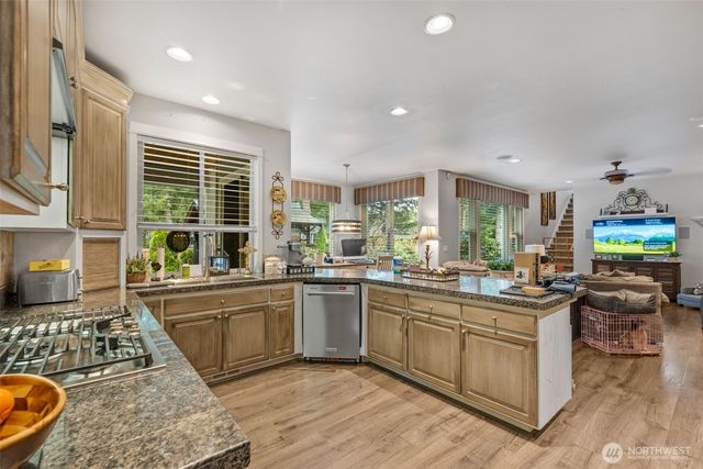 27565 265th Court SE, Ravensdale, WA 98051