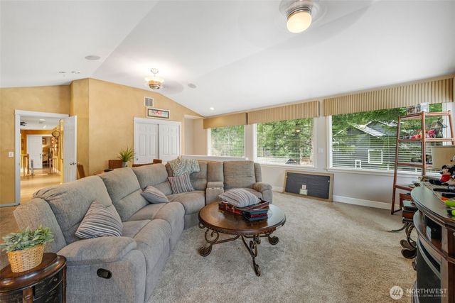 27565 265th Court SE, Ravensdale, WA 98051