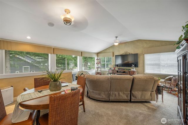 27565 265th Court SE, Ravensdale, WA 98051