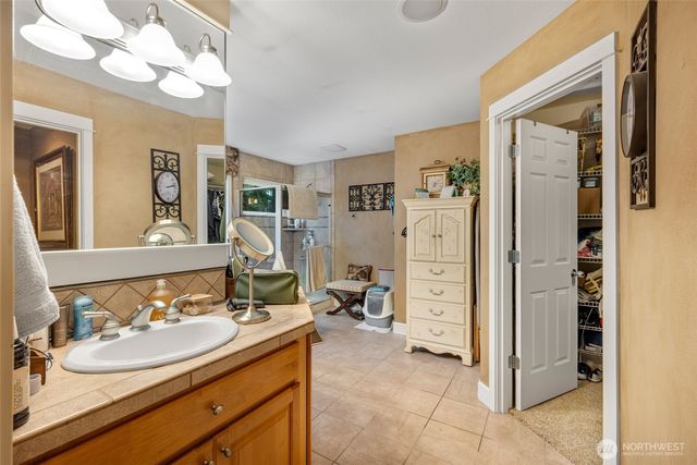 27565 265th Court SE, Ravensdale, WA 98051