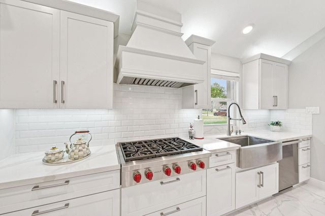 106 Mignon Lane, Houston, TX 77024