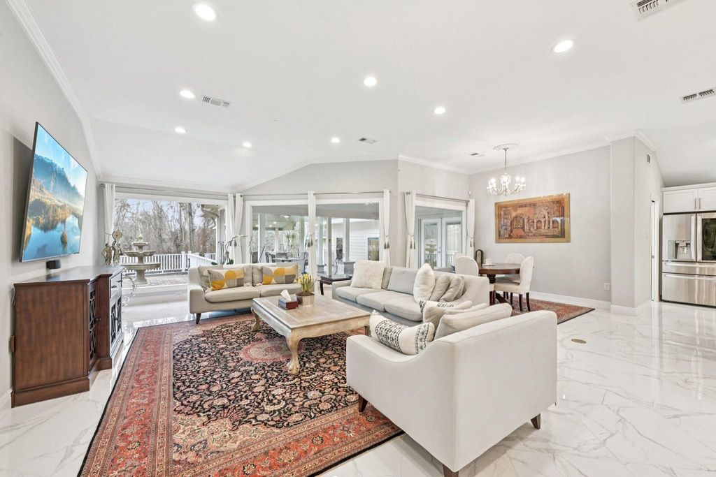 106 Mignon Lane, Houston, TX 77024