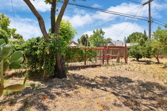 1718 Michigan Ave, Stockton, CA 95204