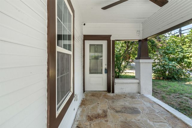 709 N Buffalo Avenue, Cleburne, TX 76033