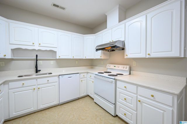 1525 JACOBS CIRCLE, Vestavia Hills, AL 35216