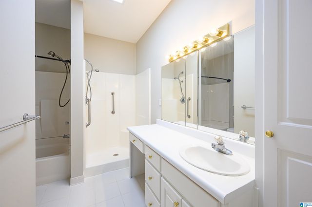 1525 JACOBS CIRCLE, Vestavia Hills, AL 35216