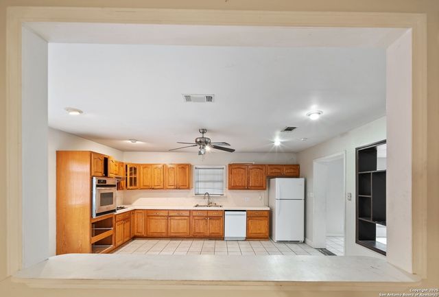 6238 Big Valley, San Antonio, TX 78242