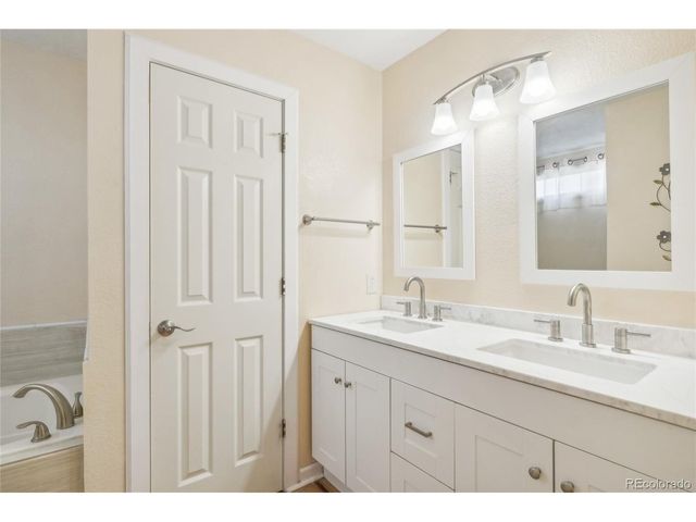 4913 Smallwood Ct, Fort Collins, CO 80528